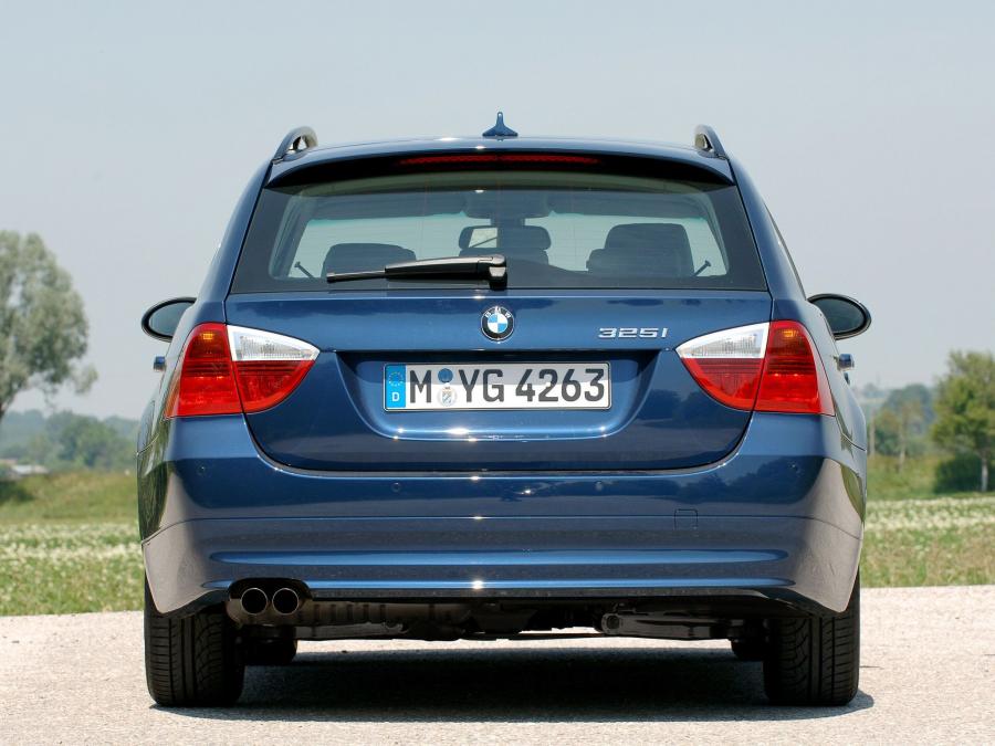  BMW 325i Touring 2006 года  (фото 8 из 16)